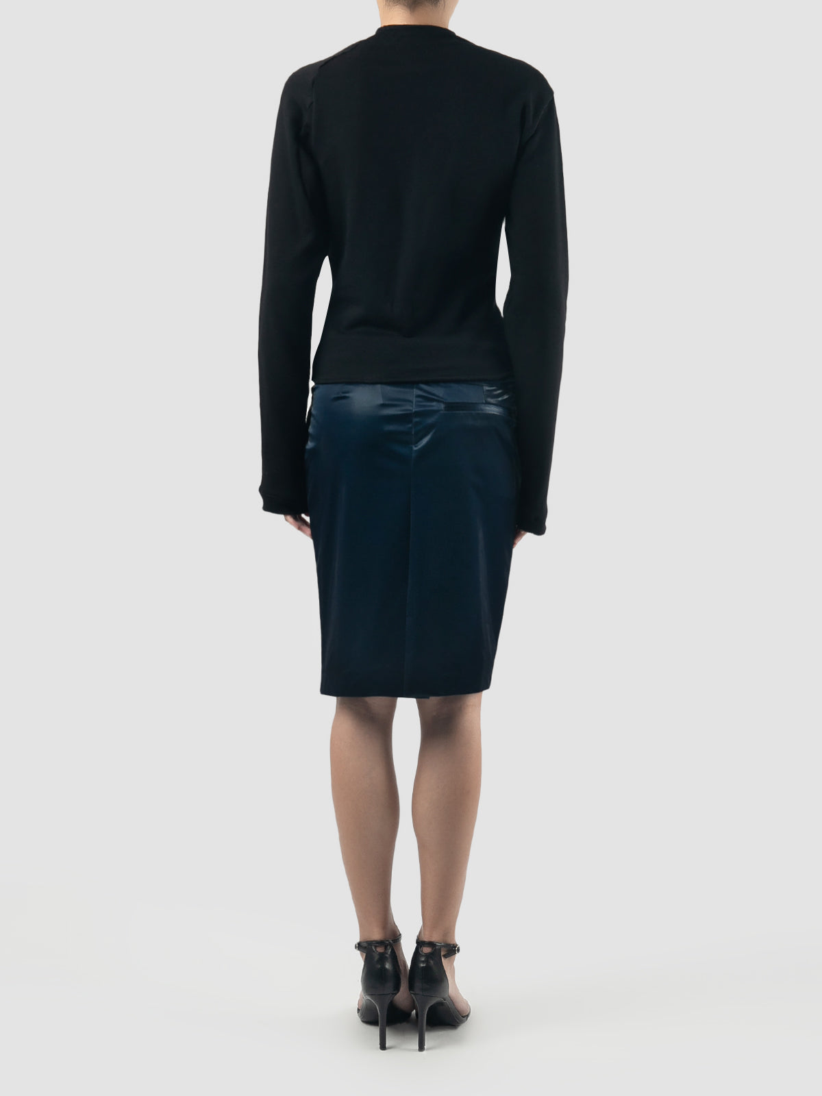 Black Multiline Zip Knitted Crewneck