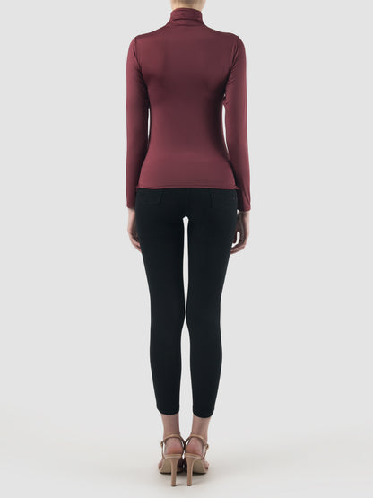 Burgundy turtleneck long-sleeved inner top