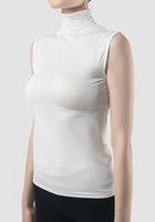 White sleeveless inner top