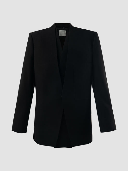 Black double-layered jacket with back pleats