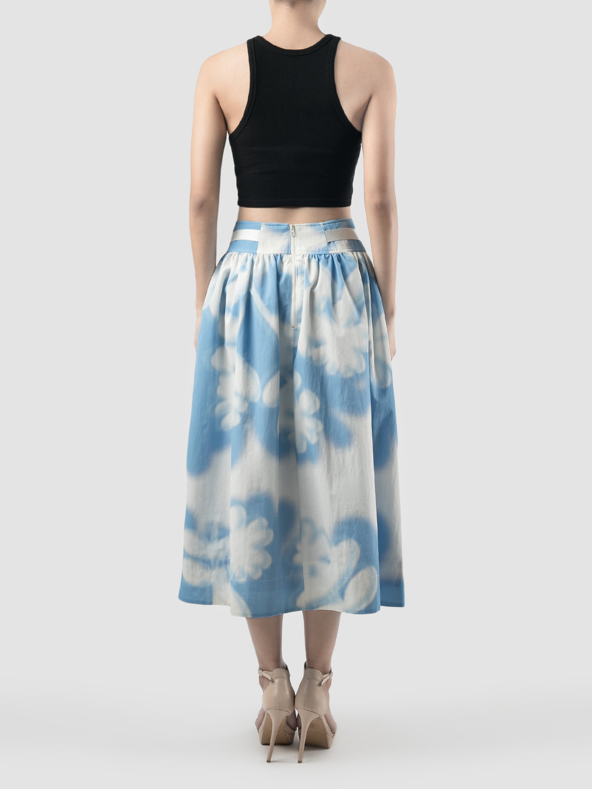 V-Cut Buckle blue flare skirt with floral prints