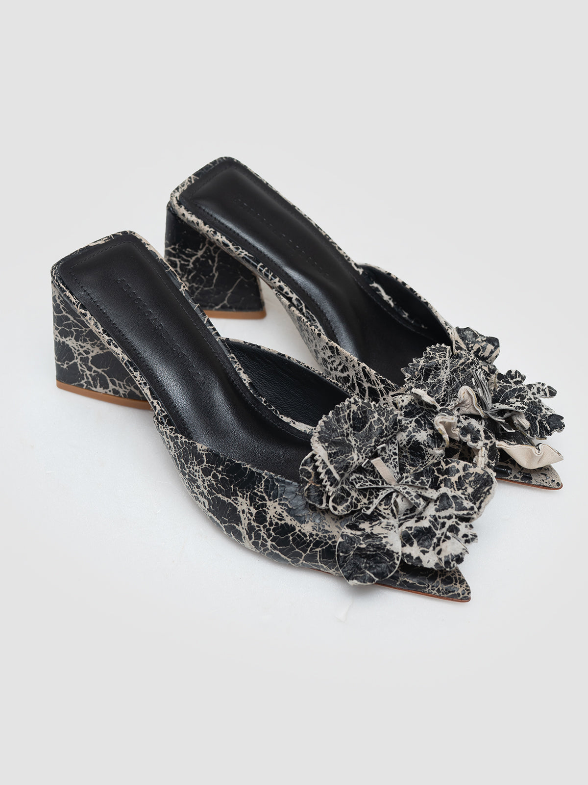 Cracking Beige Jireh Sandals