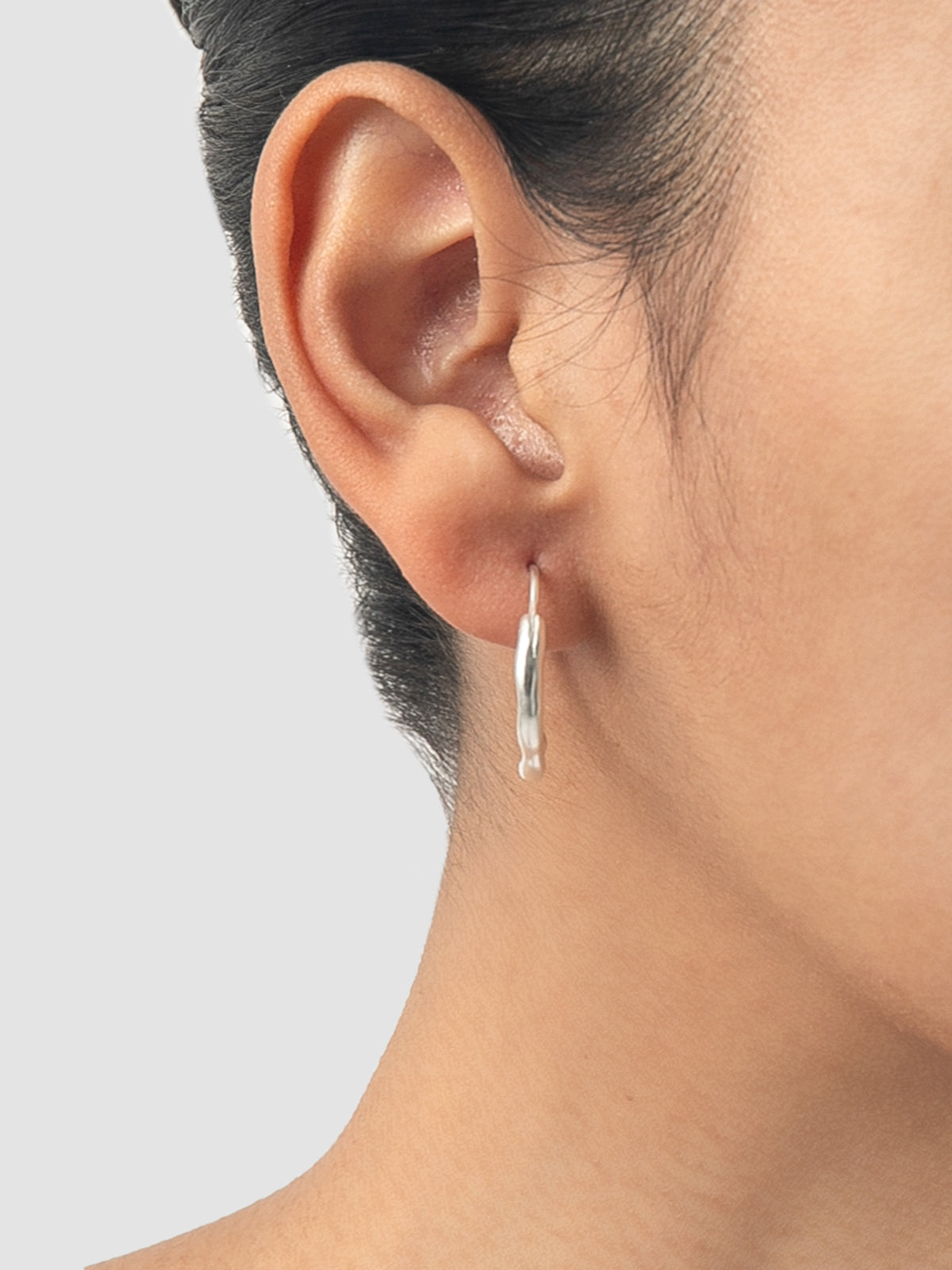 Silver Nueva Chuu hoop earrings