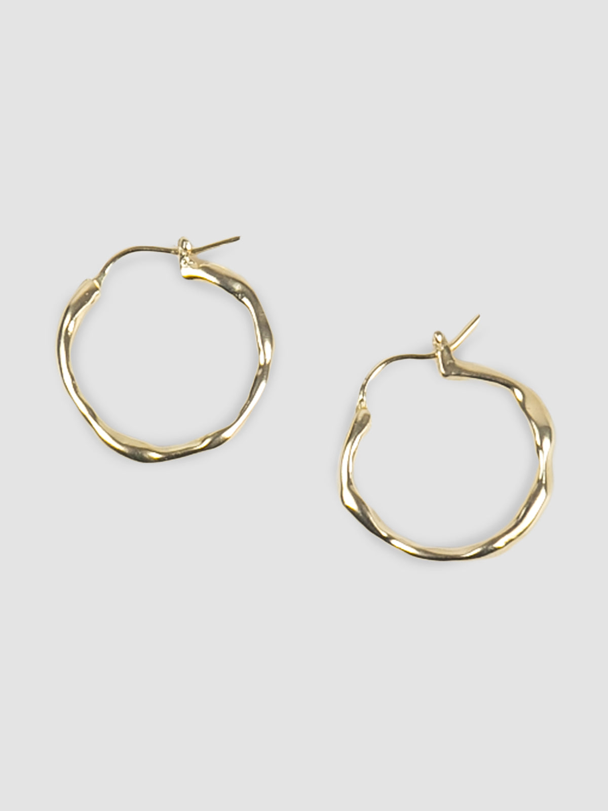 Gold Nueva Chuu hoop earrings