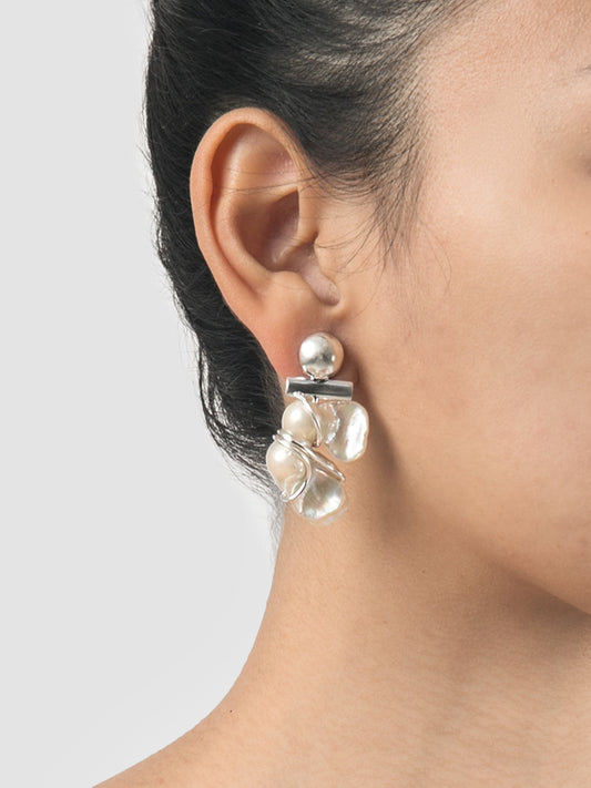 Perle Pressure silver earrings
