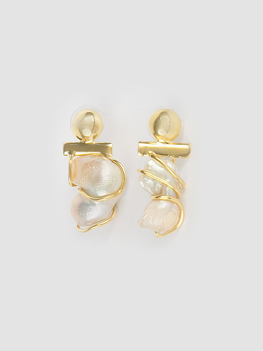 Perle Pressure gold earrings
