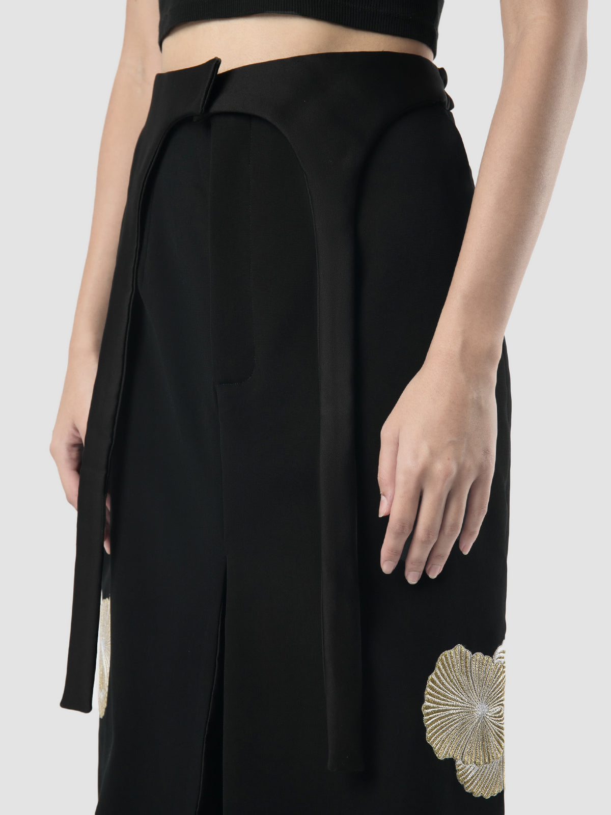 Black embroidered skirt with detachable waistband