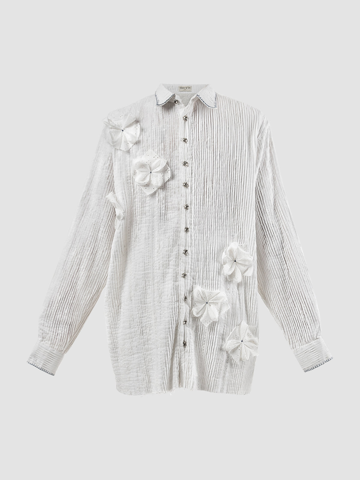 Flowery white long-sleeved pleated shirt